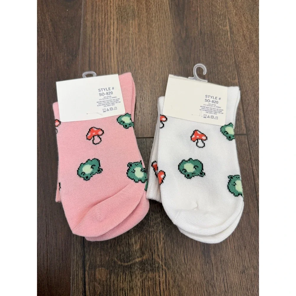 Zenana Socks 2 pair with Frogs & Mushrooms White Pink NWT